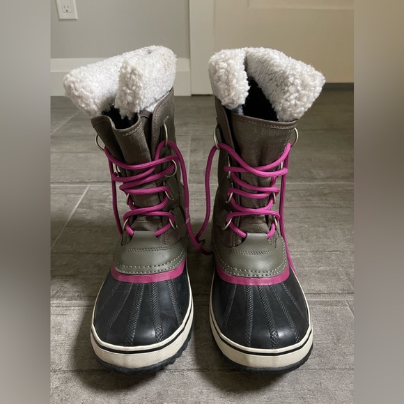 Sorel Winter Boots - Picture 2 of 4